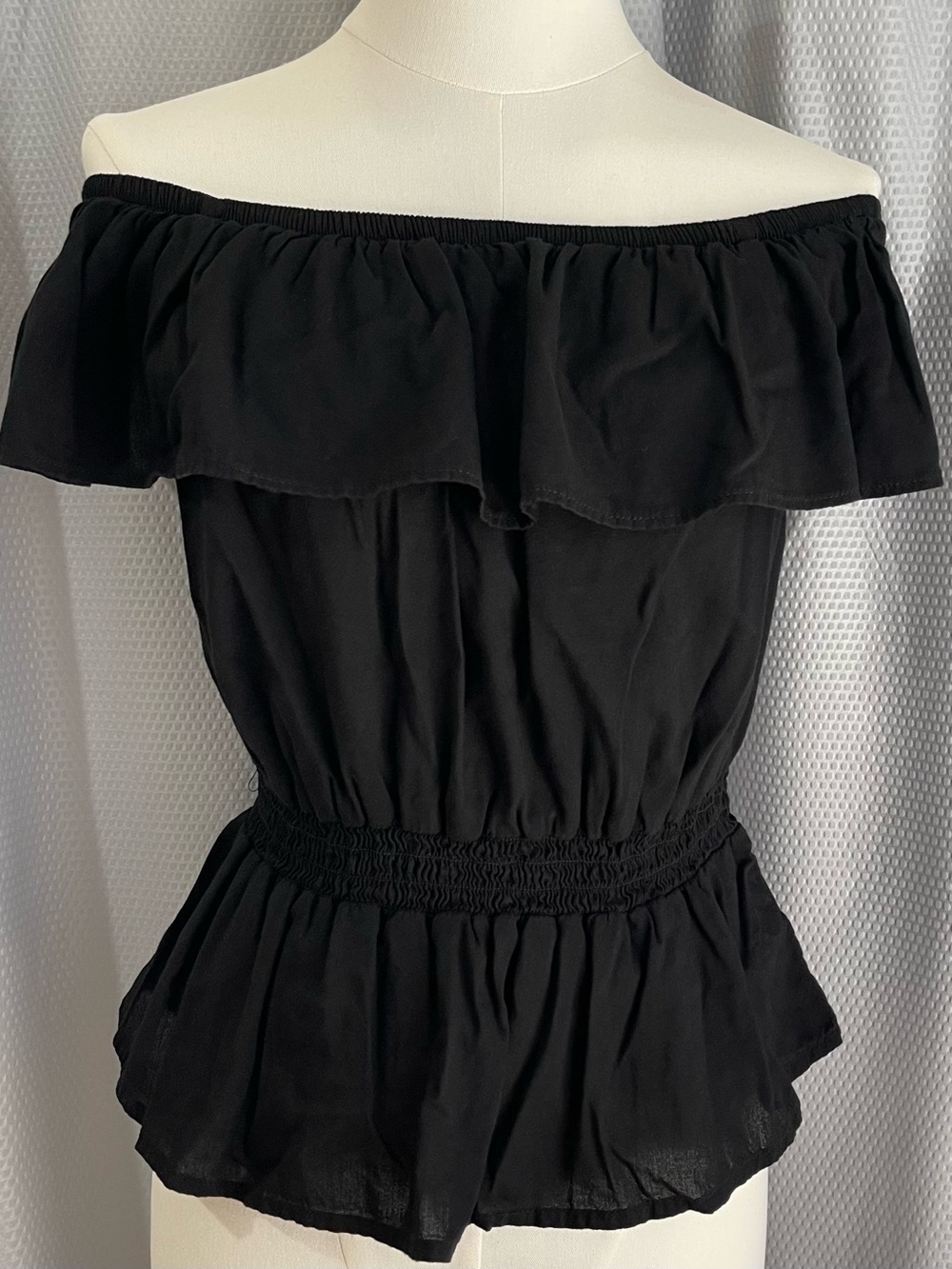 Old Navy Black Smocked Peplum Top Ruffle Boho Whimsigoth Cottagecore Romantic XS